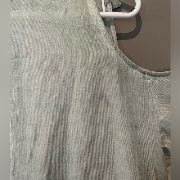 Cold shoulder distressed long button down by Umgee USA - Picture 7 of 8